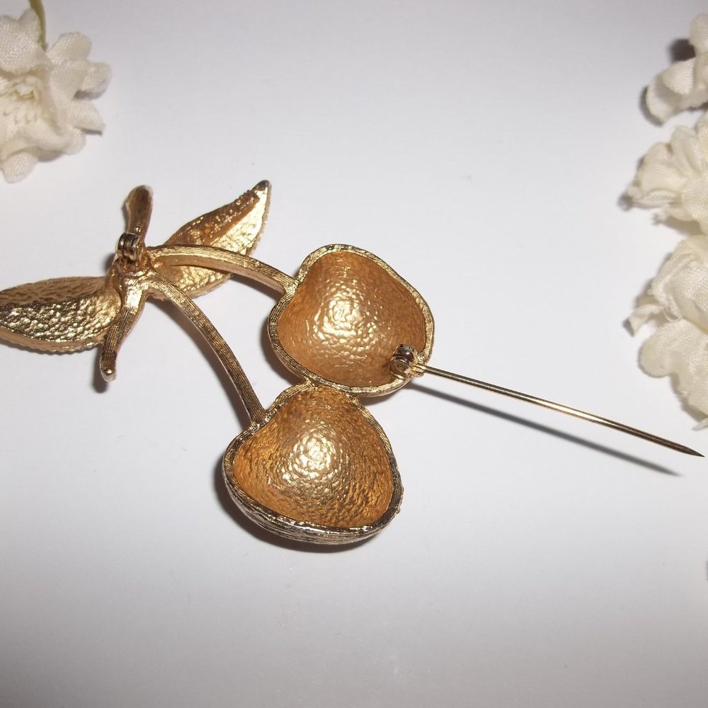PRICE FIRM - VINTAGE Brooch, Sarah Coventry Brooch, Gold Cherry Brooch 8338 - Picture 5 of 7